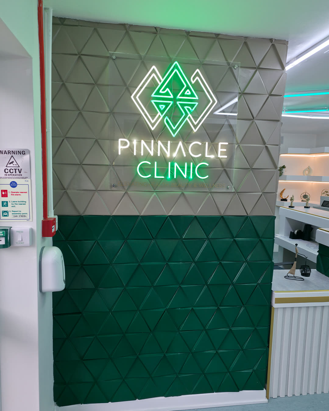 Pinnacle Clinic reception
