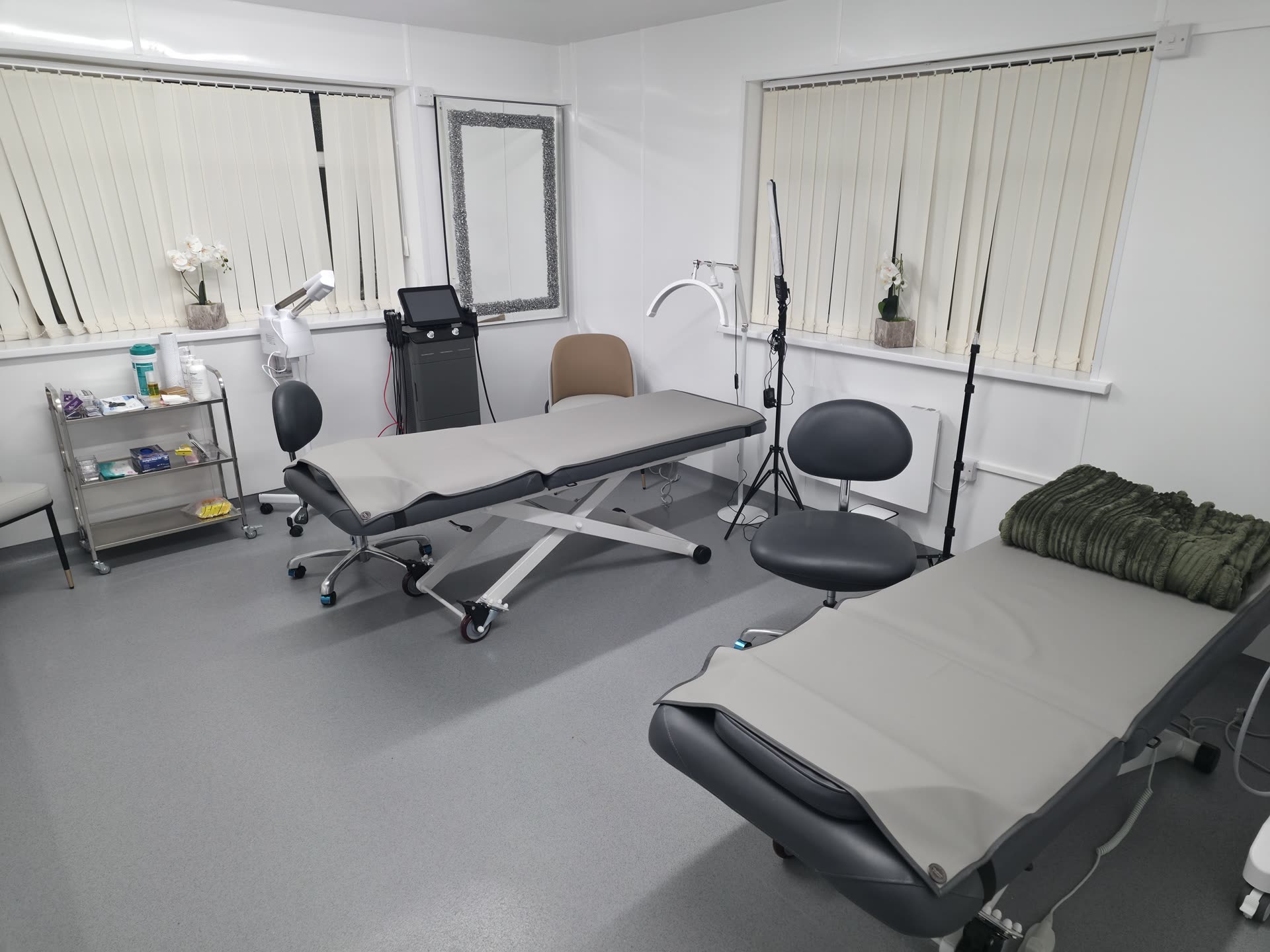 Treatment suite at Pinnacle Clinic